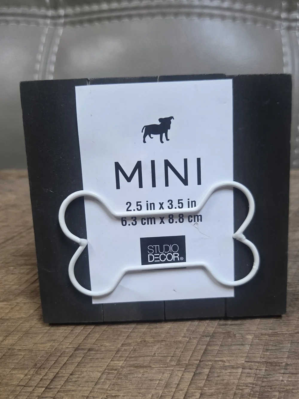 Studio Décor Mini Bone-Shaped Photo Frame Holder - Bin Q